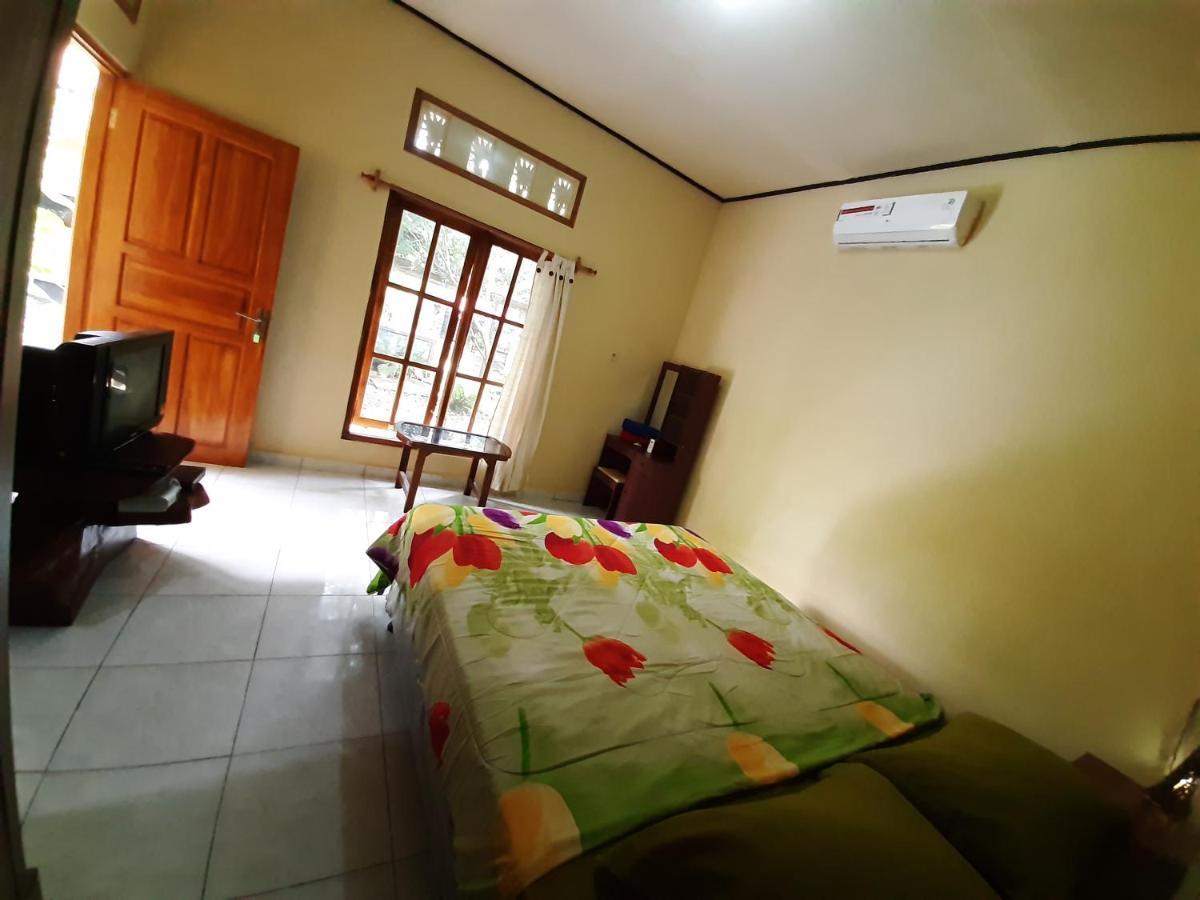 Penginapan Sedap Malam Lovina Exterior foto